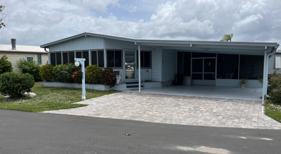 800 Banyan Dr